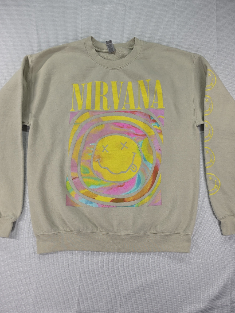 Gildan Nirvana Smiley Face Graphic Crewneck Green & Pink Medium